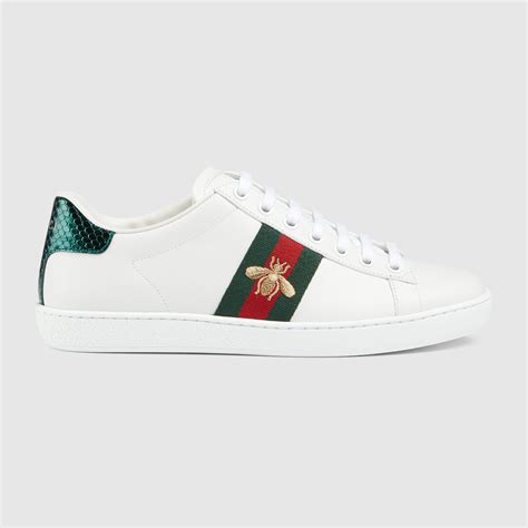 Gucci Zapatilla Ace con bordado para mujer.